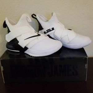 Lebron Soldier XII - Excellent Basketball Shoes!